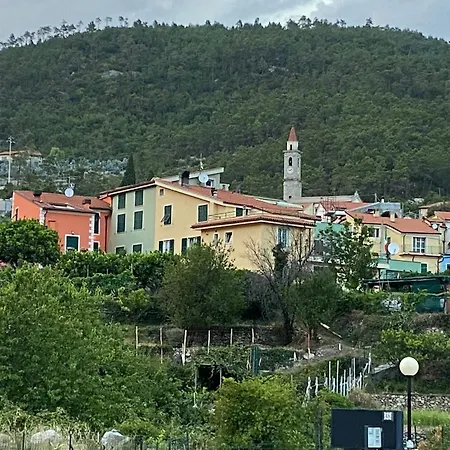 Bilocale Belio Con Terrazzo In Frazione Di Lejlighed Loano